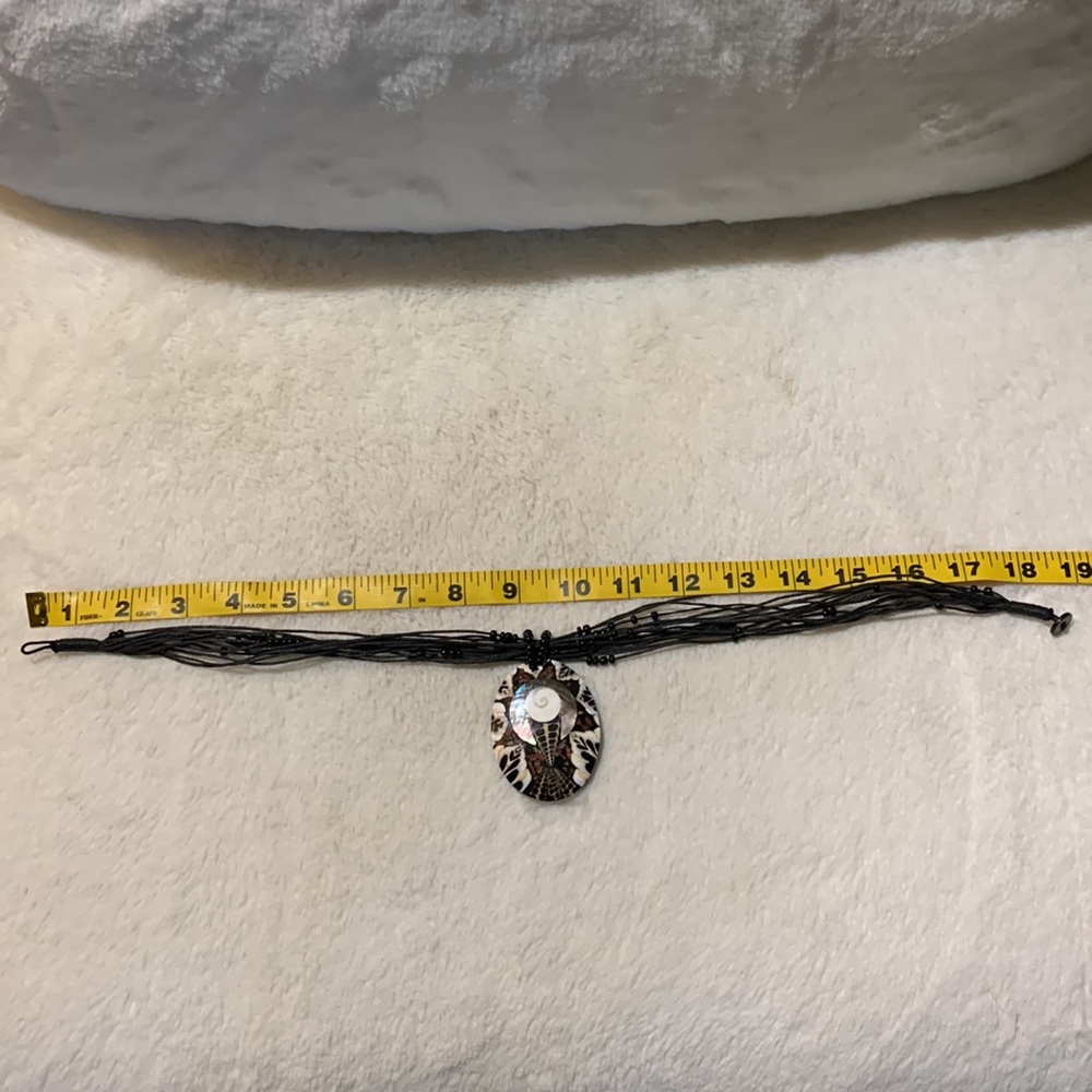 Shell & Black Rope Necklace - Picture 5 of 8